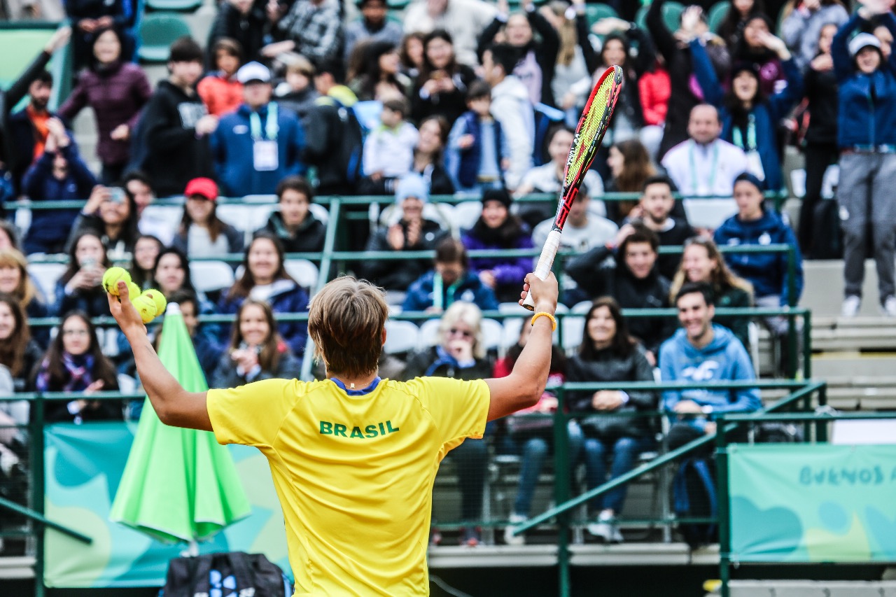 Brasileiro Gilbert Klier Jr é bronze no Tênis dos Jogos Olímpicos da  Juventude