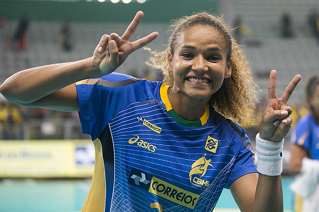 Alexandra leva o prêmio de melhor jogadora do mundo no handebol