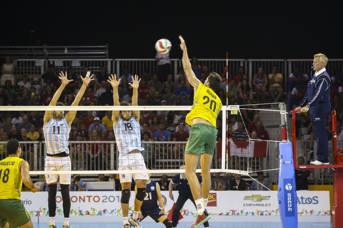 Confederação de vôlei se mobiliza para não deixar estrela da seleção  desempregada - RecordTV - R7 Pan Toronto 2015