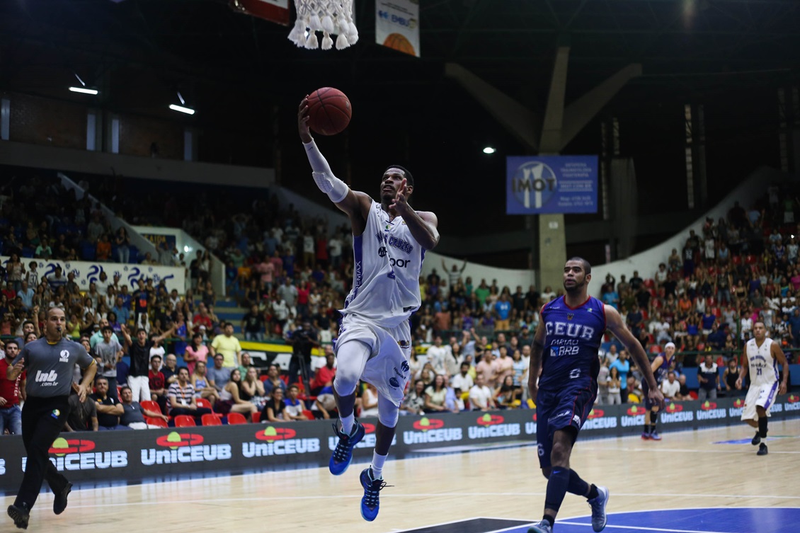 BASQUETE CIDADÃO: OS ATLETAS DO NBB CAIXA MARCARAM PRESENÇA! 