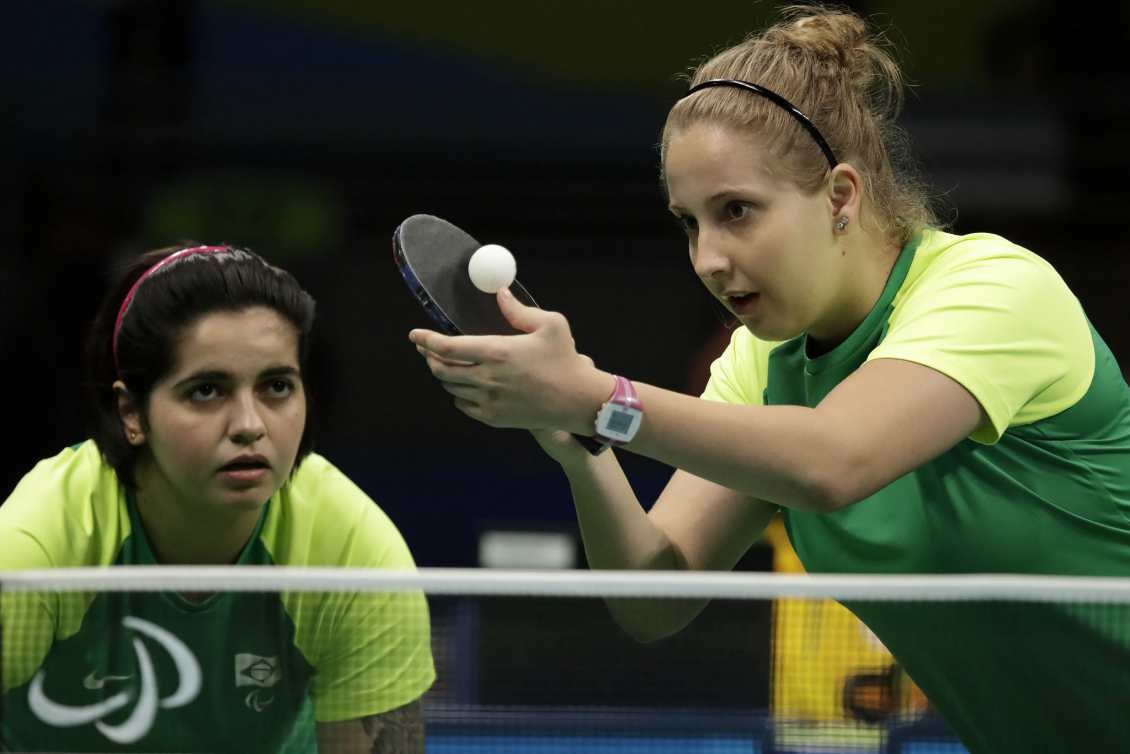 Dupla brasileira perde na semifinal do tênis e agora luta pelo bronze