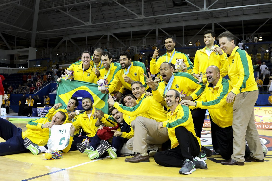 Brasil é ouro no basquete masculino e técnico Magnano chega ao primeiro  título com a seleção — Rede do Esporte