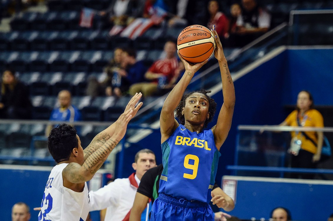 Brasil se recupera, vence Porto Rico no basquete feminino e mantém