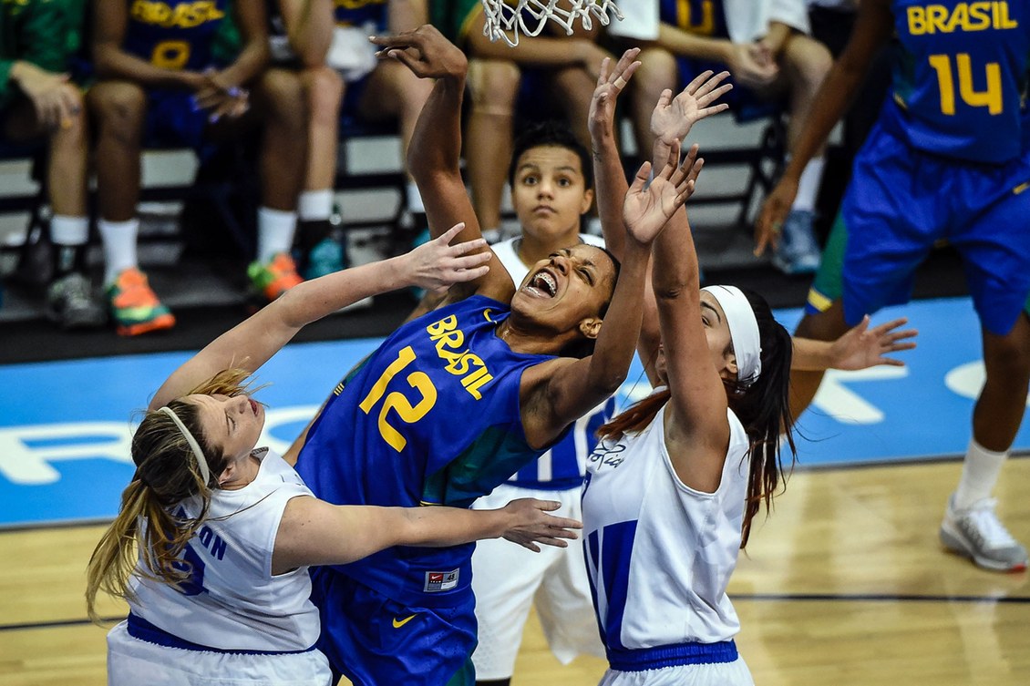 Brasil se recupera, vence Porto Rico no basquete feminino e mantém