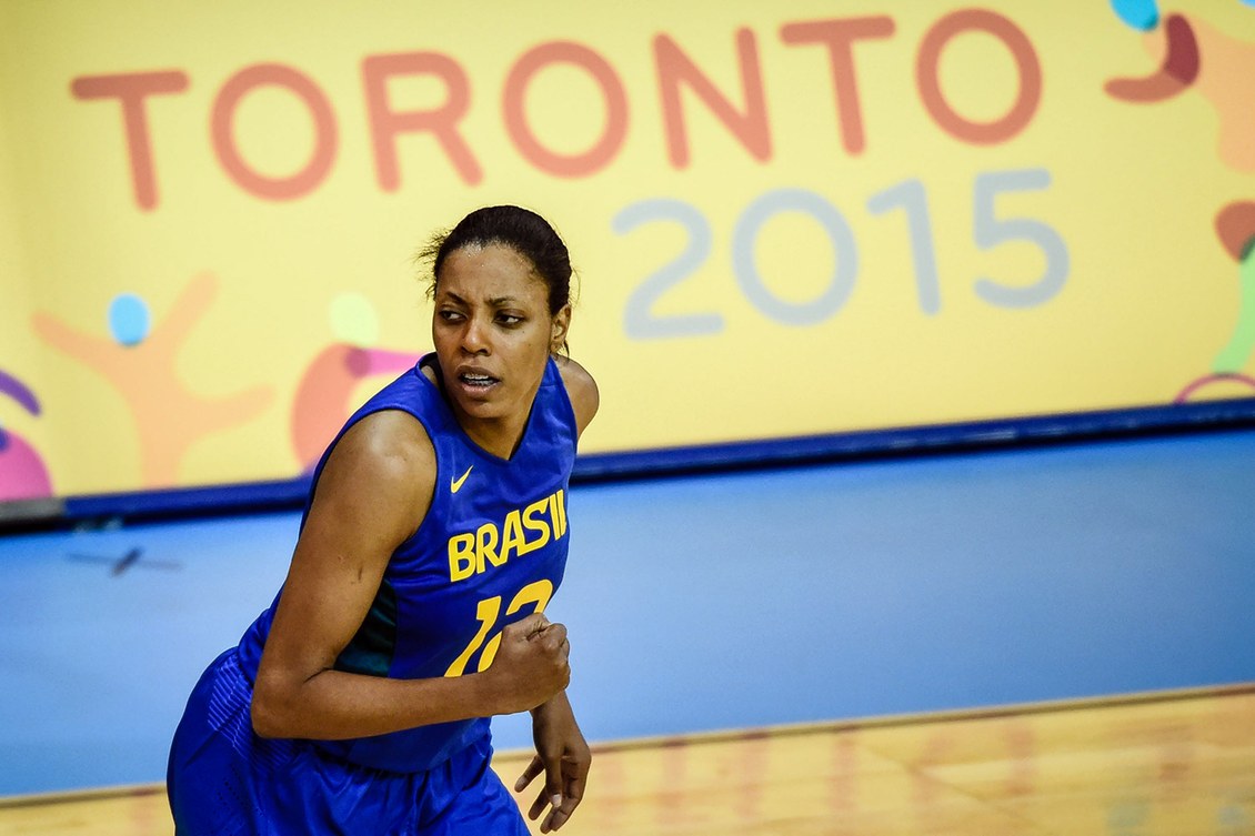 Brasil se recupera, vence Porto Rico no basquete feminino e mantém