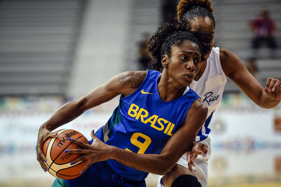 Brasil se recupera, vence Porto Rico no basquete feminino e mantém