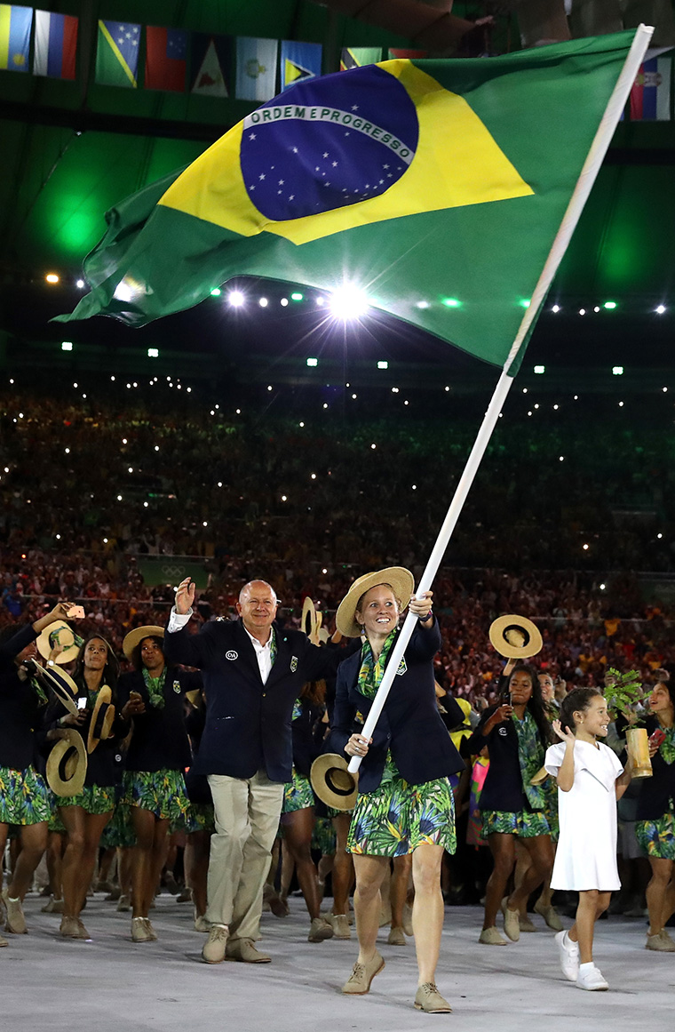 As melhores imagens da cerimónia de abertura dos Jogos Olímpicos -  Fotogalerias - Correio da Manhã