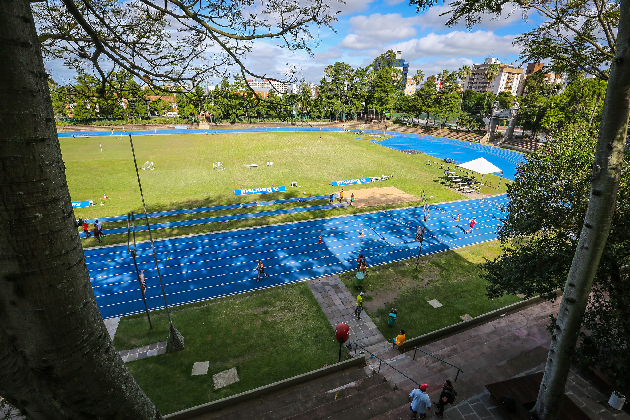 SOGIPA - A Sogipa informa que a pista de atletismo e as