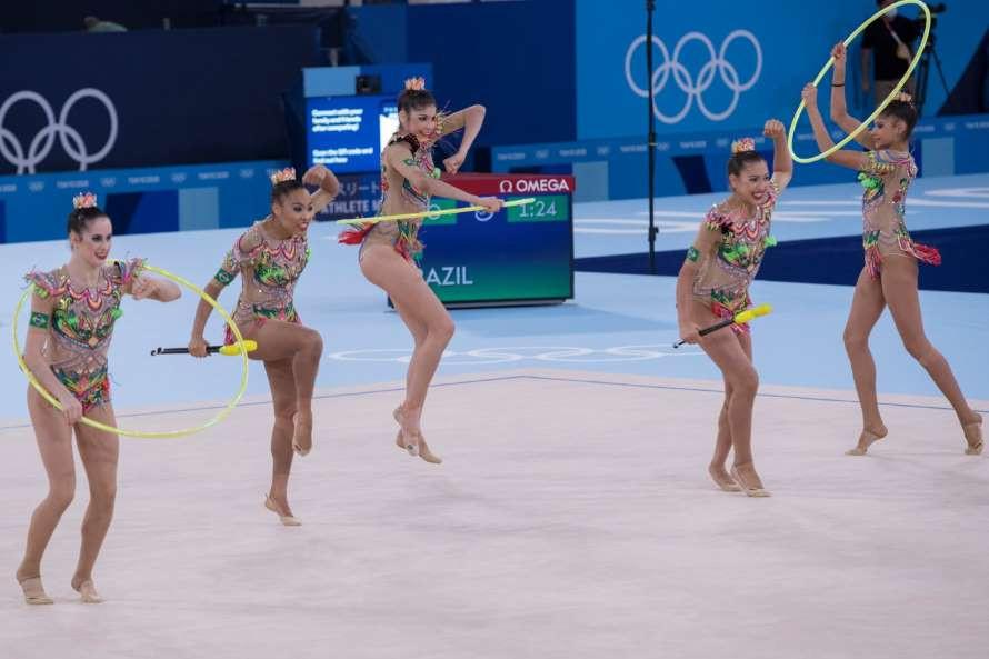 Faixa De Equipamento Esportivo. Jogos De Bola E Ginástica Para