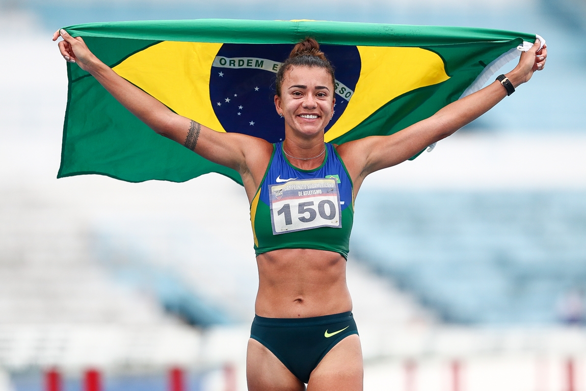Rio De Janeiro, Brazil. 19th Aug, 2016. Erica Sena (BRA) for the 20 km Race  Walking