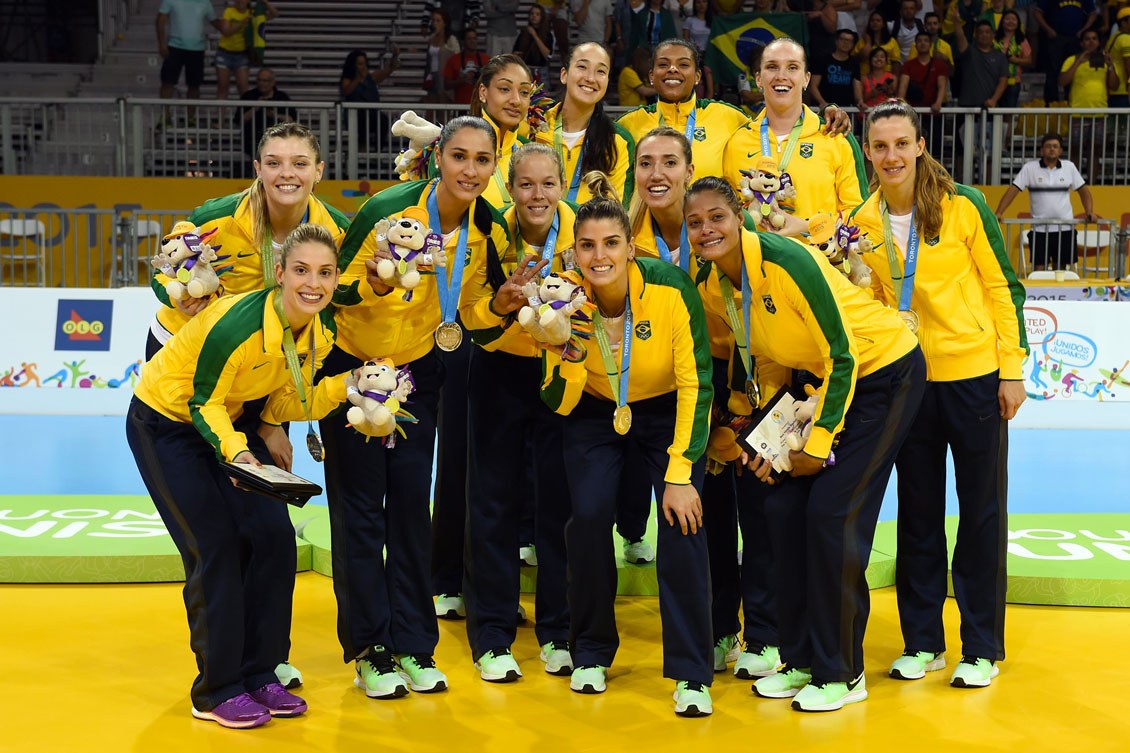 Seleção brasileira garante prata pan-americana no vôlei feminino