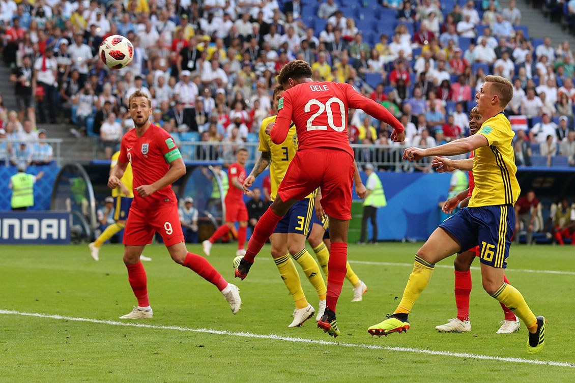 Inglaterra goleia Suécia com golo genial de Russo e está na final do Euro -  CNN Portugal