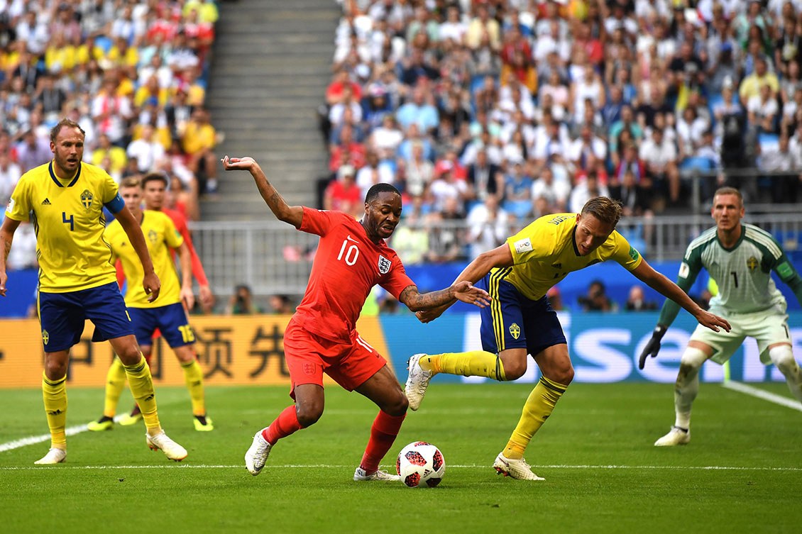 Inglaterra goleia Suécia com golo genial de Russo e está na final do Euro -  CNN Portugal