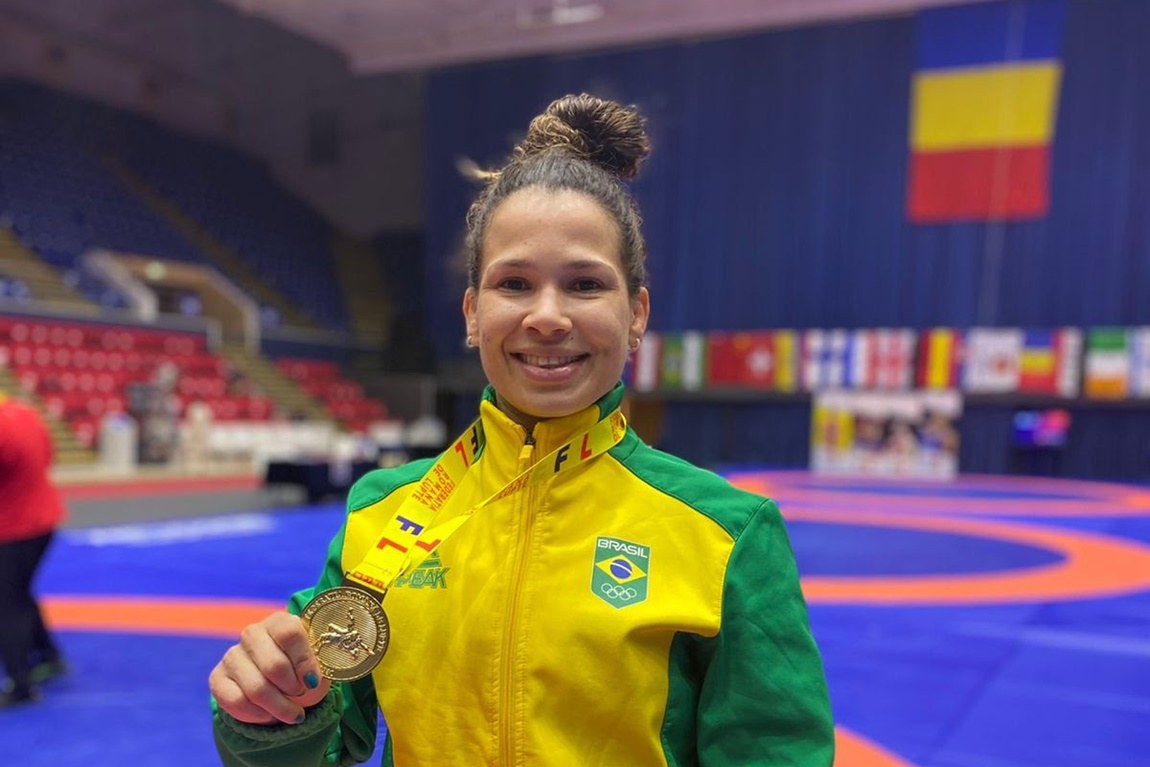 Laís Nunes é campeã do Torneio Internacional da Romênia