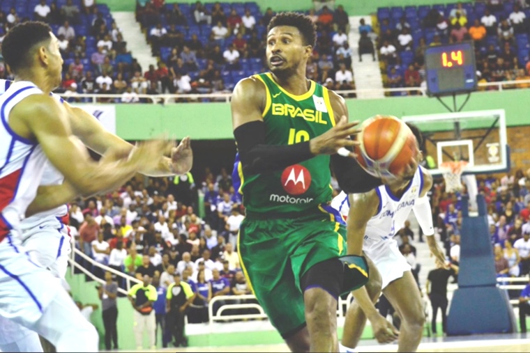 Brasil bate México no basquete e joga no domingo por vaga na