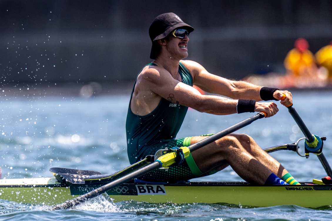 Lucas Verthein se classifica para as quartas de final do remo