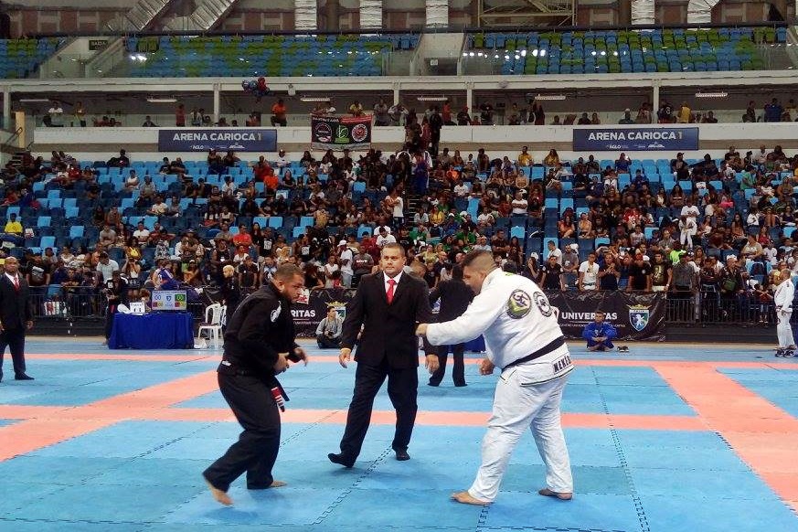 Velódromo do Parque Olímpico recebe atletas do Brasil e do exterior no Rio  Grappiling de luta livre esportiva — Ministério do Desenvolvimento e  Assistência Social, Família e Combate à Fome