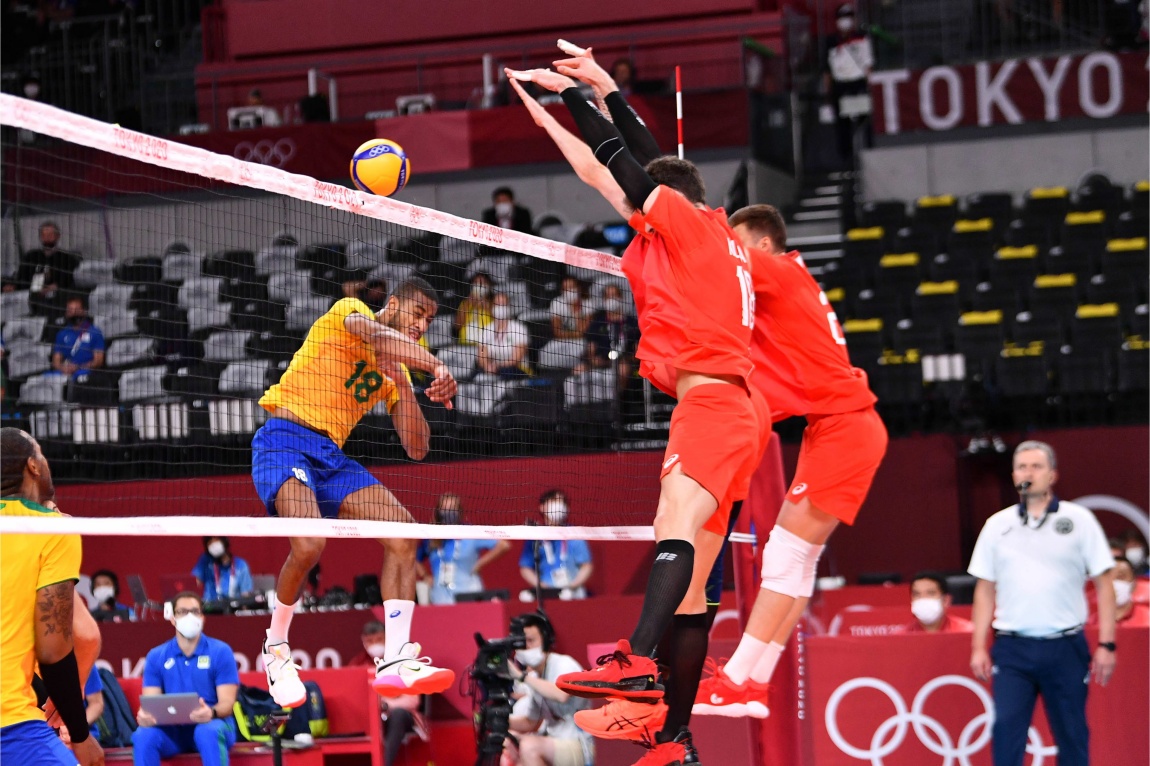 Brasil revive apagão contra a Rússia e fica fora da final do vôlei