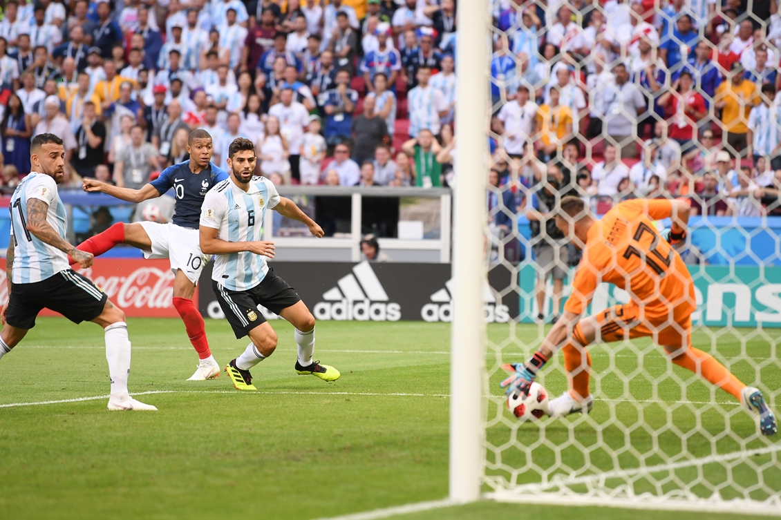 DStv - É HOJE - UMA FINAL FORTÍSSIMA⚽️🔥🔥🔥Com um histórico de 12 jogos,  com seis vitórias da Argentina, três da França e três empates, a França e  Argentina enfrentam-se nesse domingo para