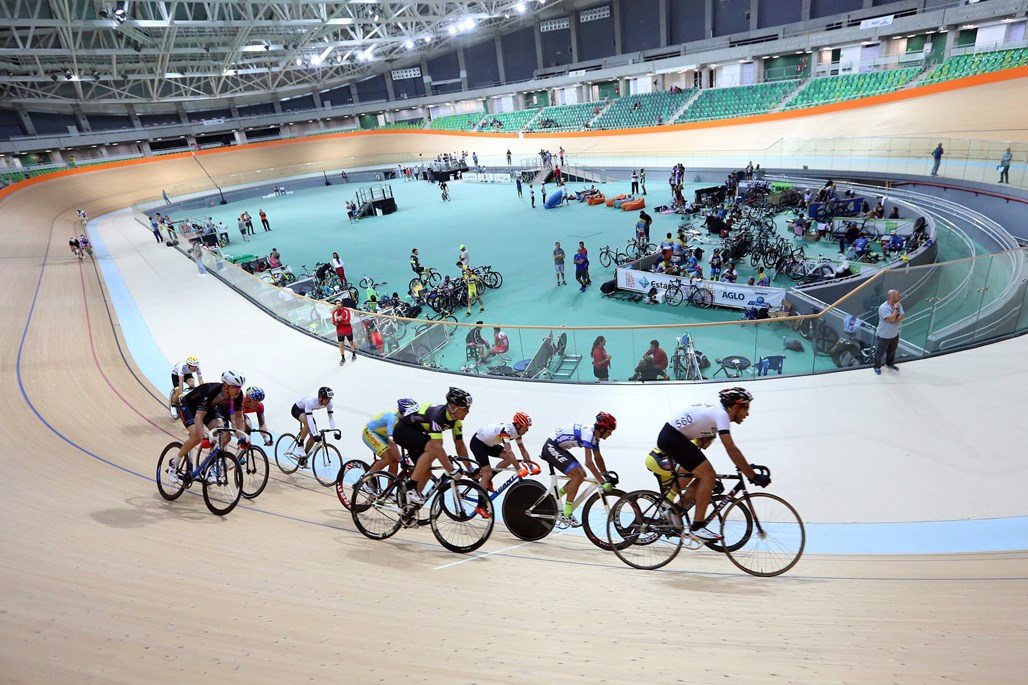 Velódromo do Parque Olímpico recebe atletas do Brasil e do exterior no Rio  Grappiling de luta livre esportiva — Ministério do Esporte