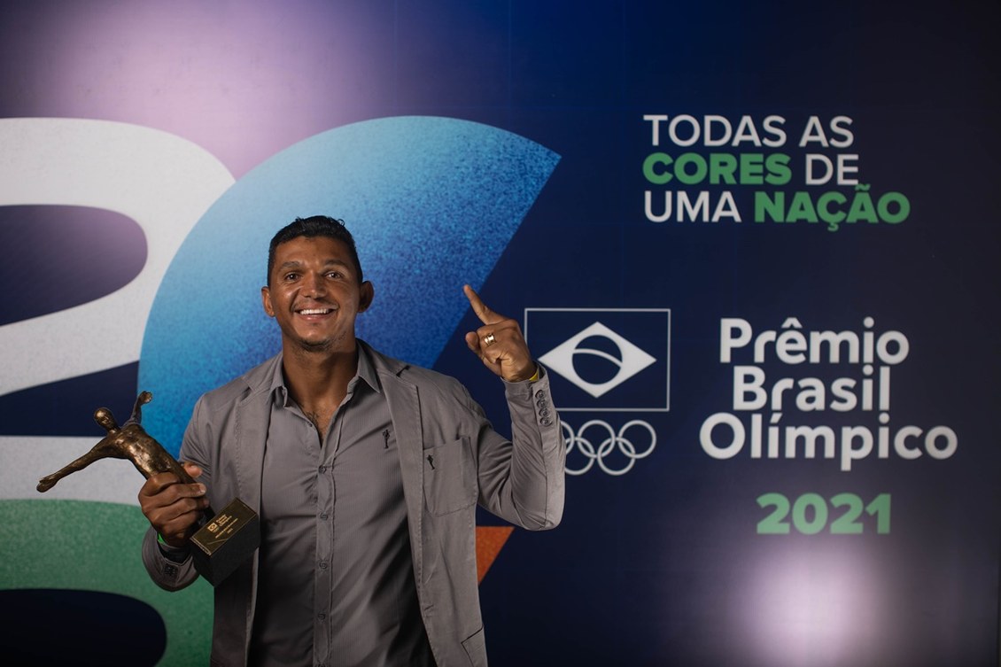 Prêmio iBest on X: ✨🏆✨ Parabéns aos 10 maiores do Brasil em 2022 como  r do Ano. 👇😃 Marque para quem vai a sua torcida! #lukasmarques  #danimolo #vocesabia #rezende #rezendeevil #renatogarcia #t3ddy