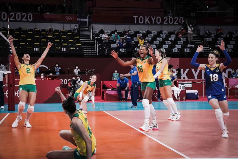 Brasil vence dominicanas no tie-break, e vôlei feminino garante