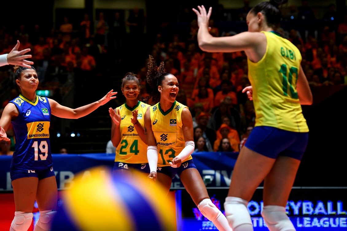 Pré-Olímpico de Vôlei: Brasil vence Bulgária no tie-break e perde liderança  do grupo