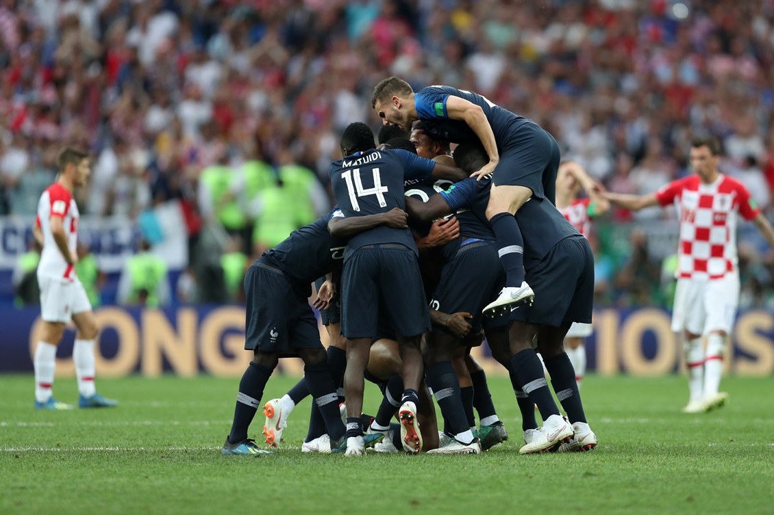 França vence a Croácia por 4 a 2 e conquista o bicampeonato da Copa do Mundo