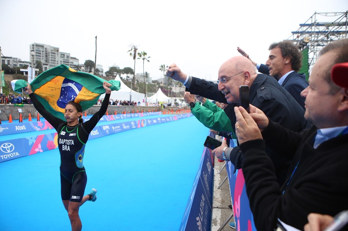 Brasil conquista dobradinha na Copa do Mundo de triatlo