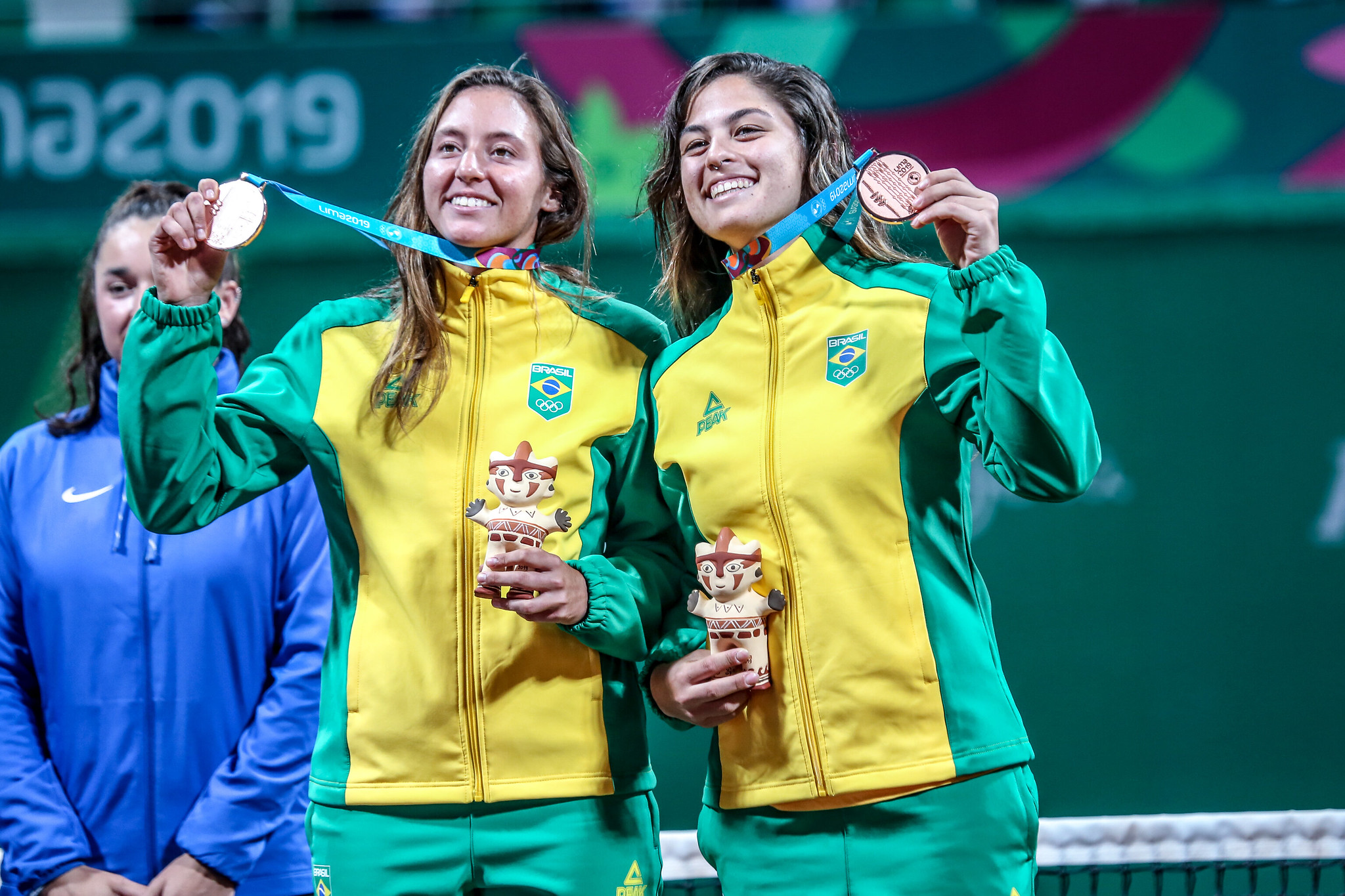 Dupla feminina do Brasil garante vaga na semifinal do tênis